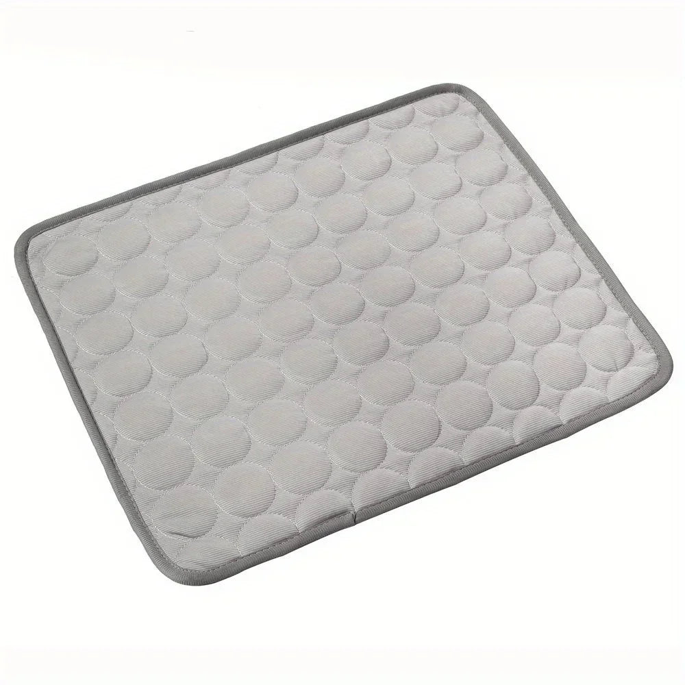 Tapis rafraîchissant pour chien & chat – Soie glacée respirante, lavable, spécial été